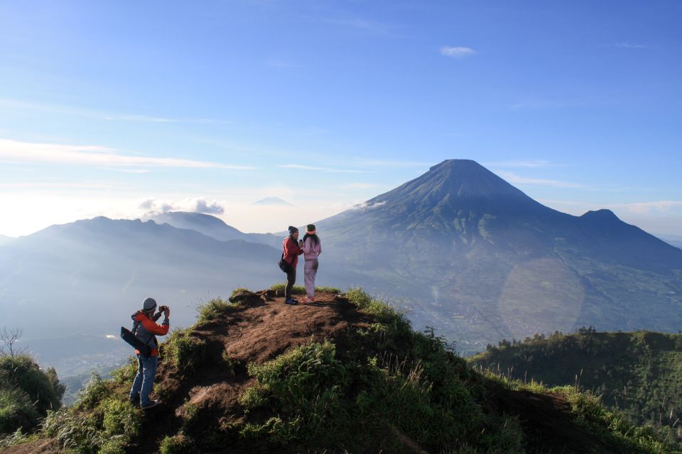 From Yogyakarta: Dieng Plateau Golden Sunrise Guided Trip - Arjuna Temple Complex: Ancient Grandeur