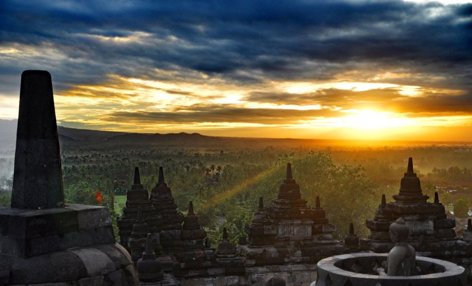 From Yogyakarta: Kedung Kayang Waterfall & Borobudur Sunset - Pickup and Transport