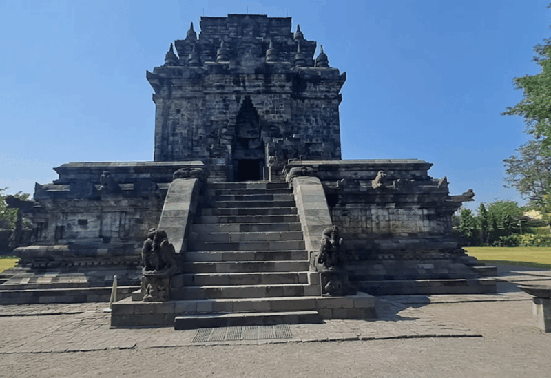 From Yogyakarta:Borobudur Climb With Ticket & Mendut Temple - Inclusions