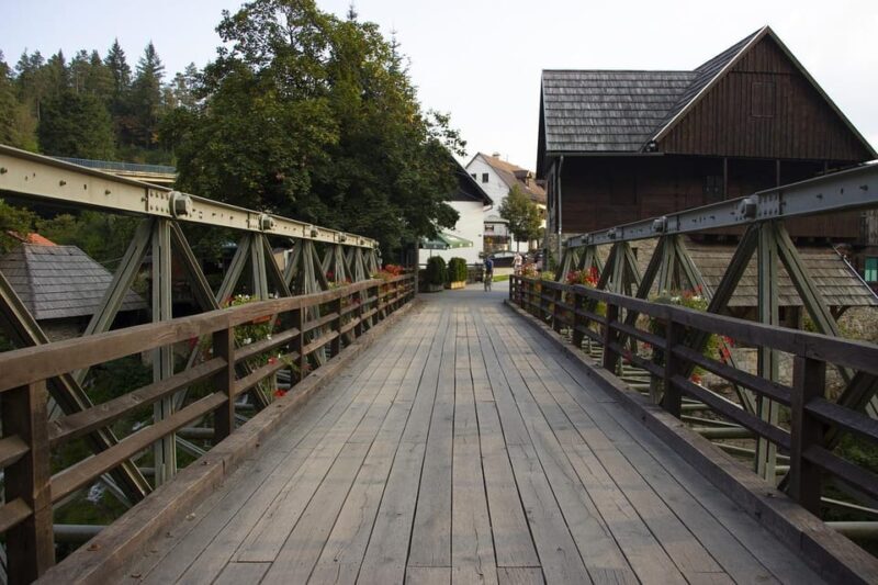 From Zagreb to Plitvice Lakes and Rastoke - Private day tour - An In-Depth Look at the Experience
