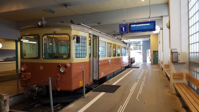 From Zürich: Exclusive Private Tour to Mt. Schilthorn - Experiencing the Thrill Walk