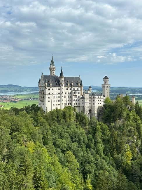 From Zurich: Neuschwanstein Castle Private Tour with Lunch - The Journey to a Bavarian Icon