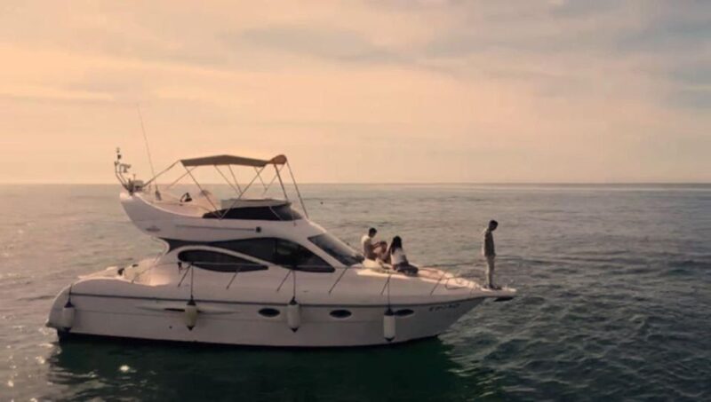 Fuengirola: Sunrise Boat Tour With Breakfast and Drinks - Inclusions