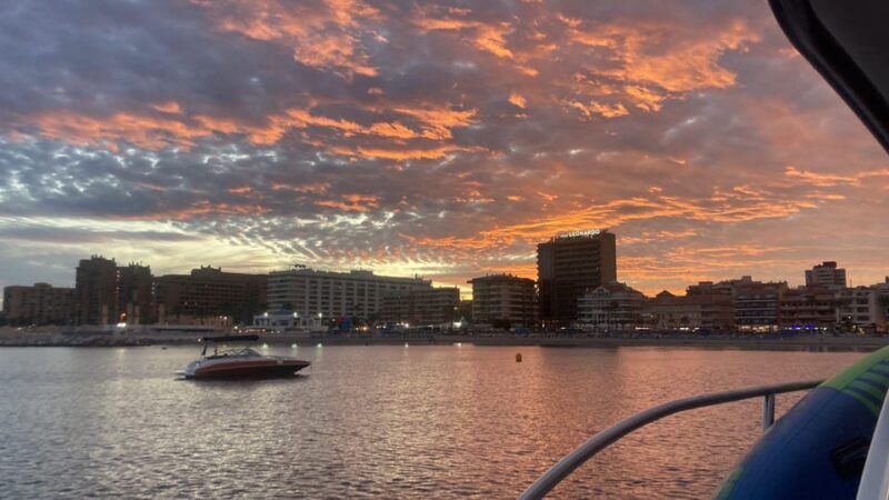 Fuengirola Sunset Boat Tour With Cocktail Dinner & Champagne - Key Points