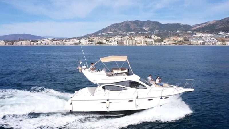 Fuengirola Sunset Boat Tour With Cocktail Dinner & Champagne - Meeting Point and Departure