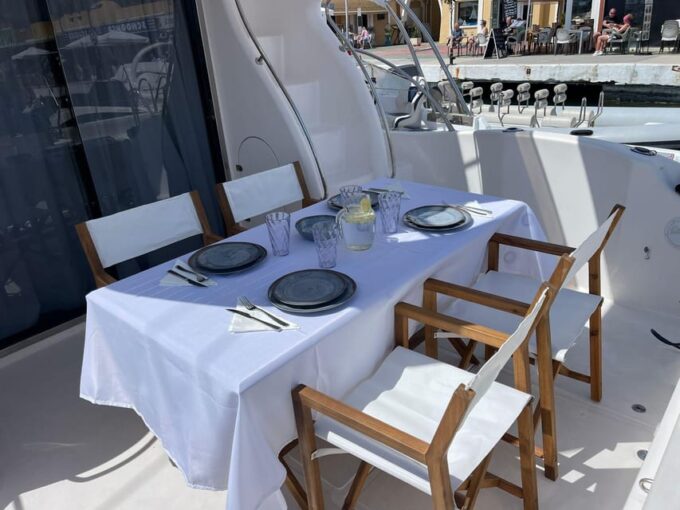 Fuengirola Sunset Boat Tour With Cocktail Dinner & Champagne - Unique Coastal Sightseeing