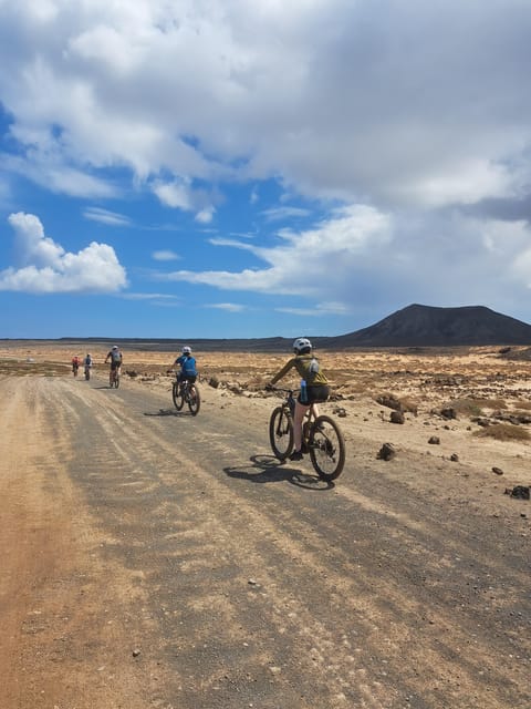 Fuerteventura Norte: Coast to Coast E-Bike Tour - Enjoying Ocean Views and Relaxing at Beaches