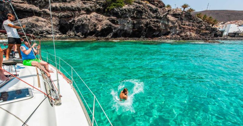 Fuerteventura: Sailing With Snorkeling and Dolphin Watching - Detailed Itinerary