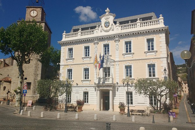 Full-Day 3 Village Tour of Provence: Splendid & Secret - Historic Villages