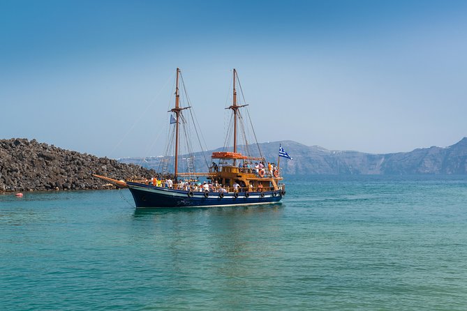 Full Day Boat Tour to Caldera Islands & Sunset in Oia by Bus - Physical Requirements