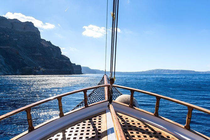 Full Day Boat Tour to Caldera Islands & Sunset in Oia by Bus - Criticism