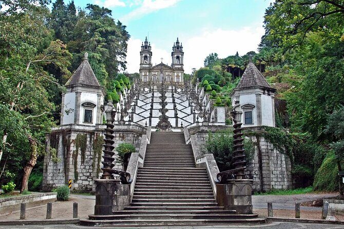 Full-Day Braga & Guimarães Guided Semi-Private Tour with Lunch from Porto - The Itinerary in Detail: What to Expect