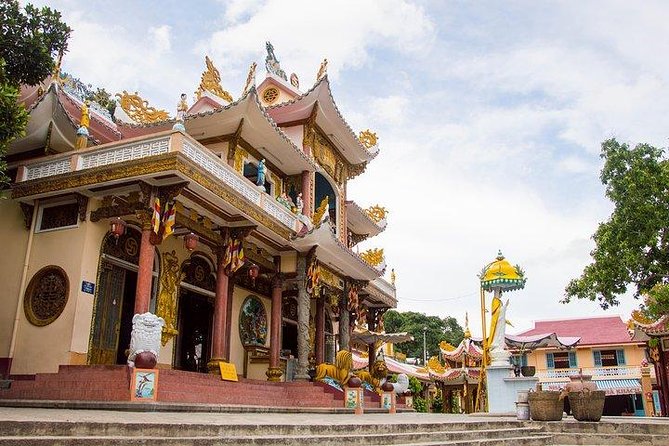 Full-day Cao Dai Temple And Black Lady Mountain From HCM City - Meals and Transportation Details