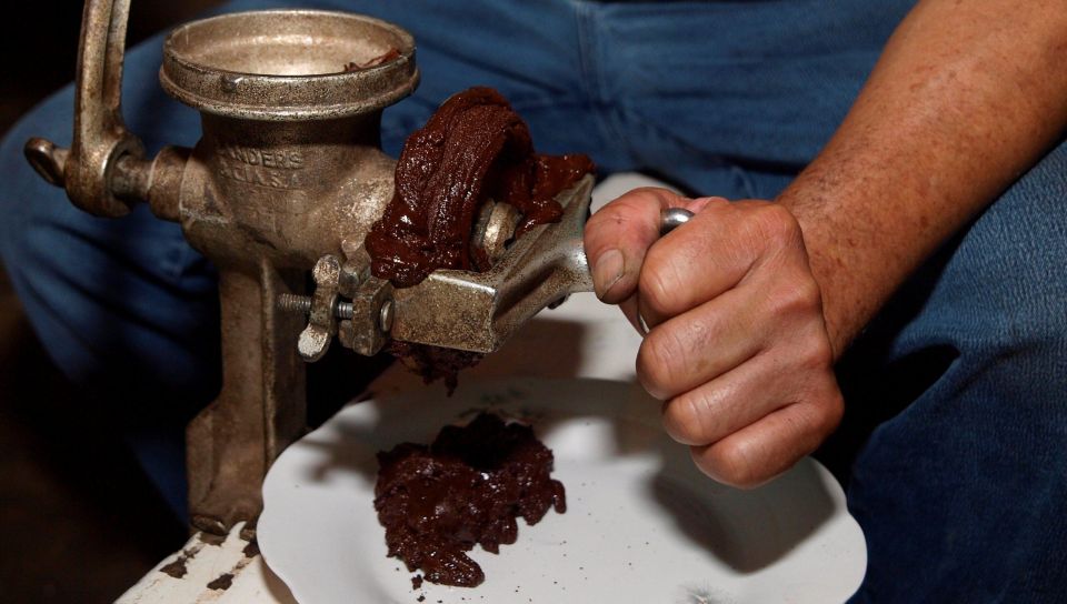 Full Day Cusco: Chocolate Tour in Huayopata - Roasting and Grinding Cocoa