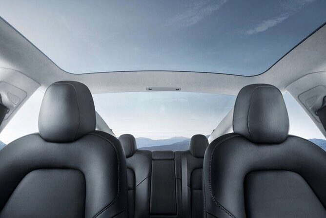 Full Day Customisable Tour with Driver & Luxury Car Unlimited Kms - Key Points