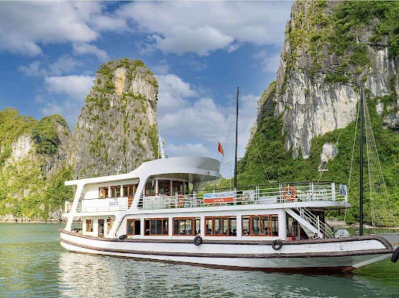 Full Day Ha Long Bay Deluxe Cruise/Bus/Lunch/Kayak - Included Features of the Tour