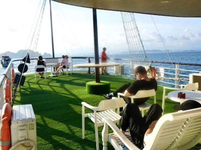 Full Day Ha Long Bay Deluxe Cruise/Bus/Lunch/Kayak - Recommended Packing List