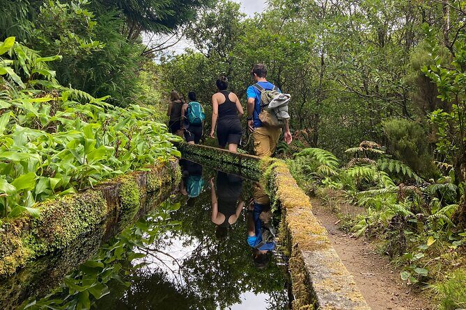 Full Day Hiking Trail in Lagoa do Fogo Sao Miguel - Descending and Exploring Nearby Spots
