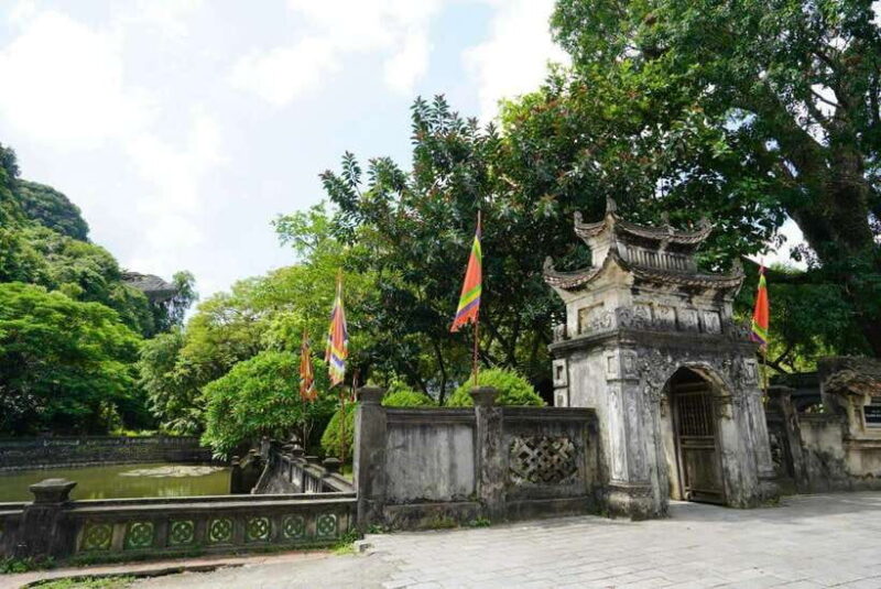 Full Day Hoa Lu - Tam Coc - Mua Cave/Buffet/Tour Guide/Bus - Key Points