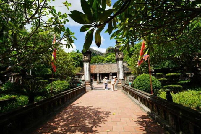 Full Day Hoa Lu - Tam Coc - Mua Cave/Buffet/Tour Guide/Bus - Inclusions and Exclusions of the Tour