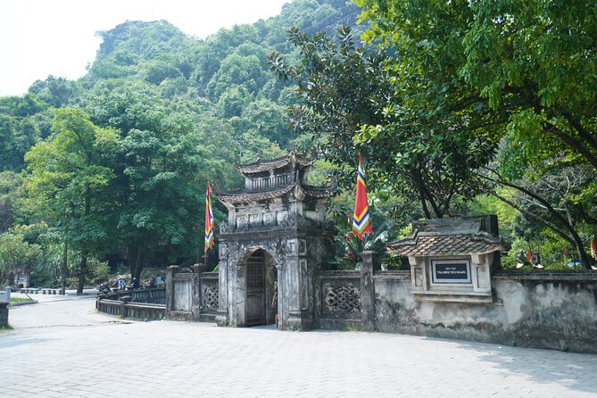 Full Day Hoa Lu/Tam Coc/ Mua Cave Tour by Limousine Bus - Highlights of the Tour