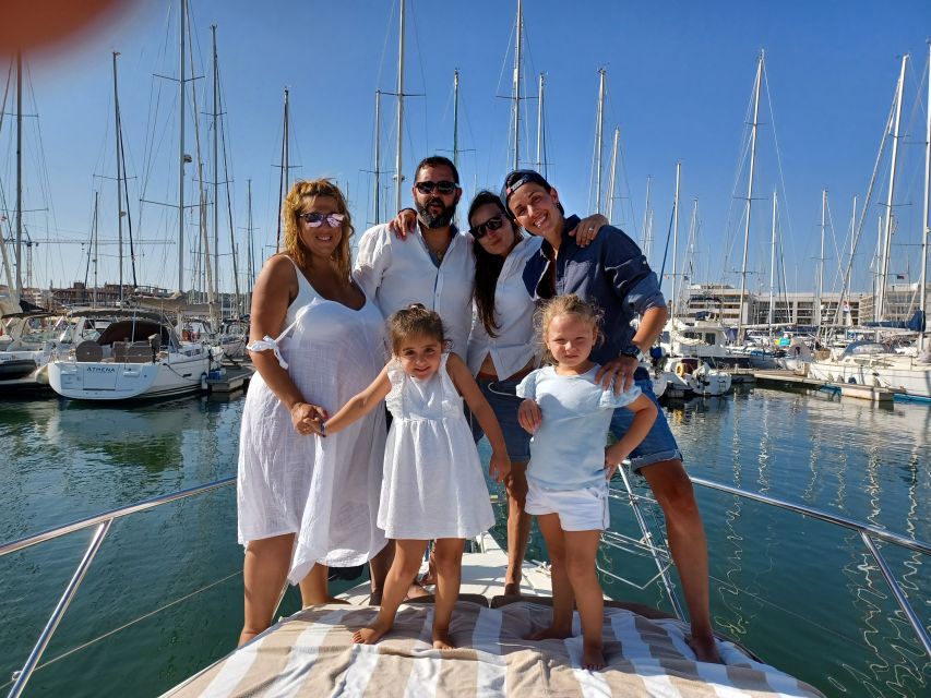 Full Day Luxury Boat Charter - Included Amenities