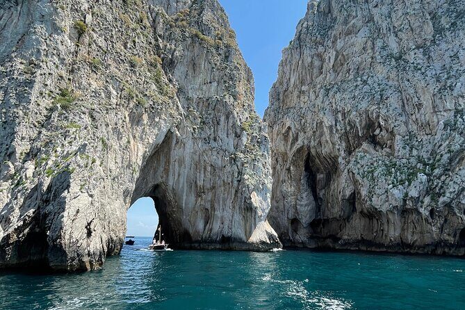 Full day private boat tour to the Island of Capri - FAQ