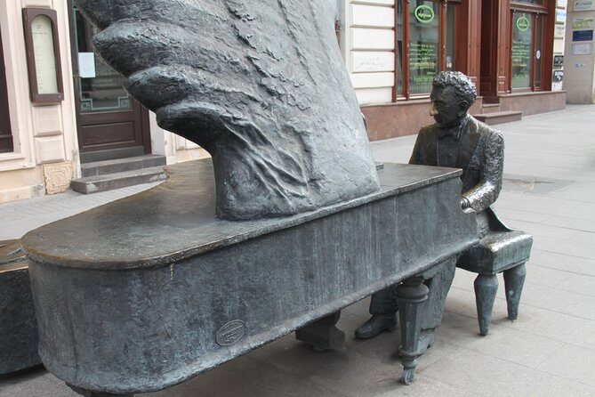 Full-Day Private Historic Guided Tour of Lodz from Warsaw - Journey Through Lodz: A Detailed Review