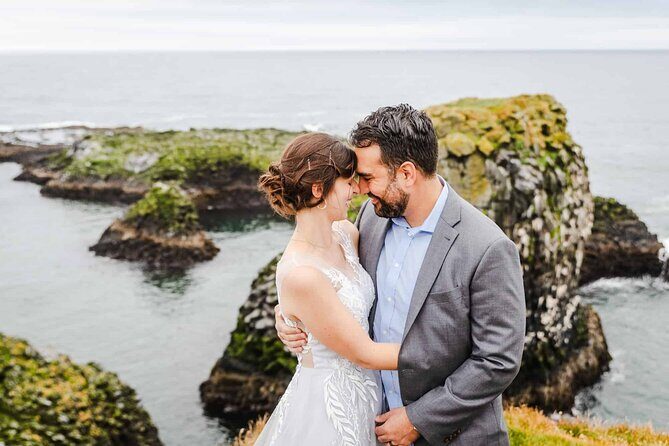 Full Day Private Iceland Elopement Photographer - Key Points