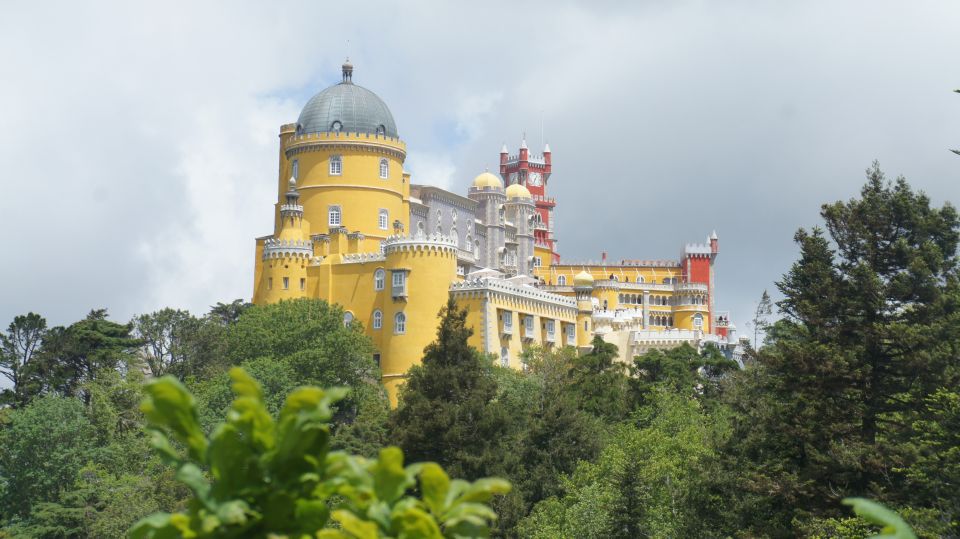 Full-Day Private Tour in Sintra and Important Landmarks - Key Points
