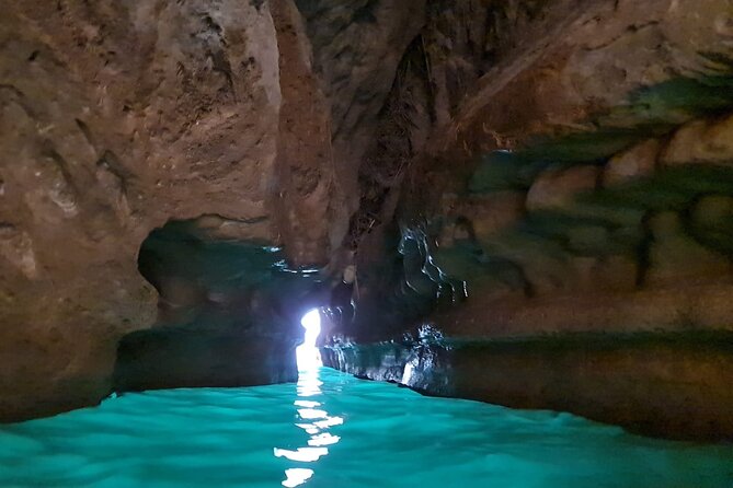 Full-Day Private Tour of Wadi Shab and Bimmah Sinkhole - Inclusions and Amenities