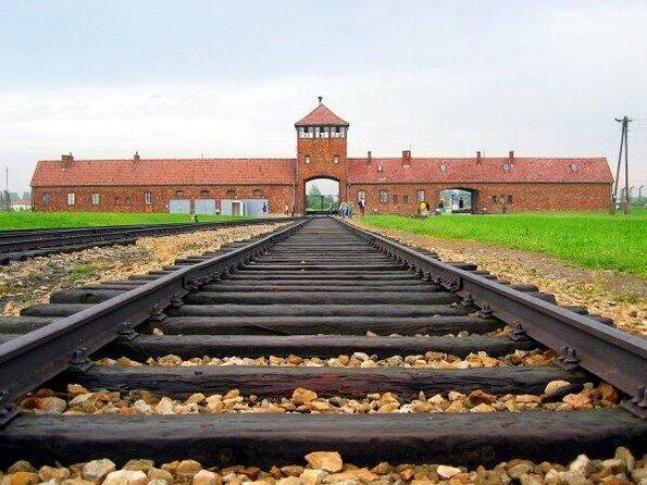 Full-Day Private Trip from Prague to Auschwitz - Birkenau - Why Choose This Tour?