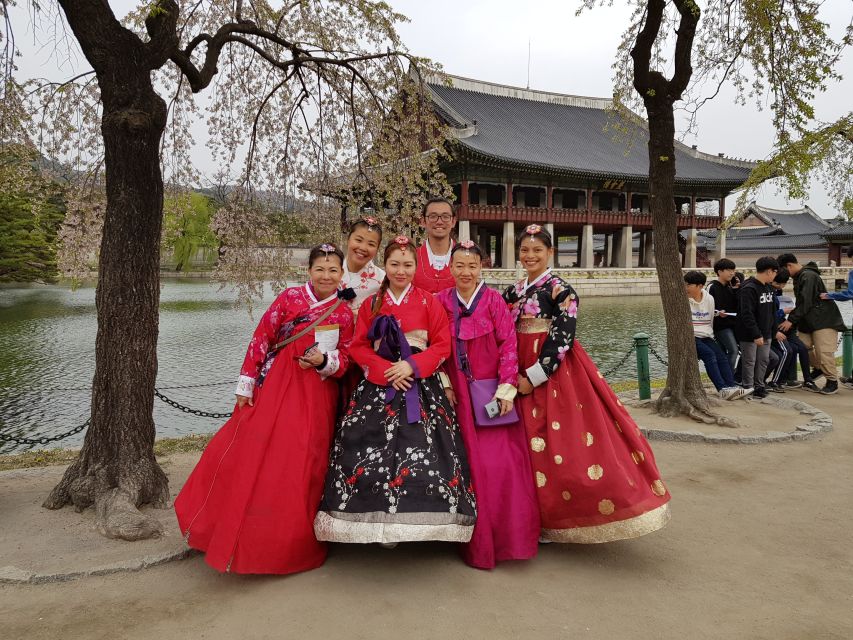 Full Day- Seoul City & Gourmet Tour(Inc. Lunch & Dinner) - Ginseng Chicken Soup Lunch