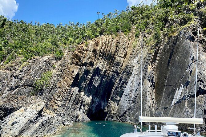 Full Day Snorkeling and Beach Hopping- 37' Intrepid - Frequently Asked Questions