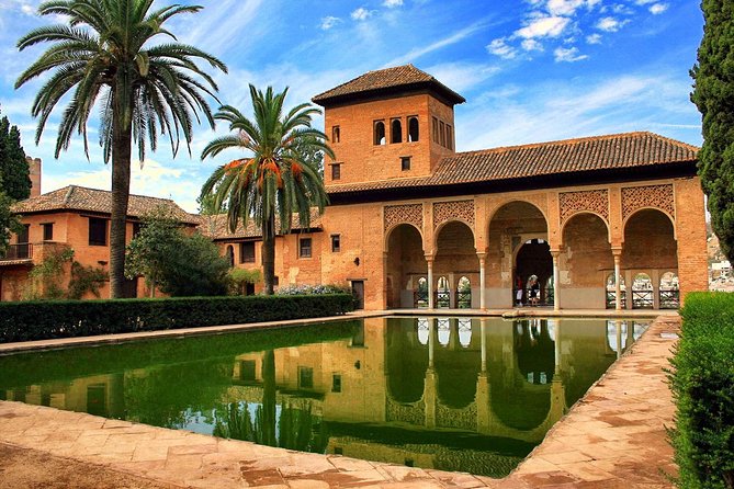 Full Day to Alhambra Palace and Generalife Gardens From Torremolinos - Guided Walking Tour of Granada