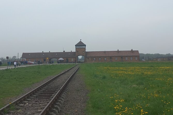 Full-Day Tour From Warsaw to Auschwitz (Guided) and Krakow by Car - Auschwitz Tour Experience