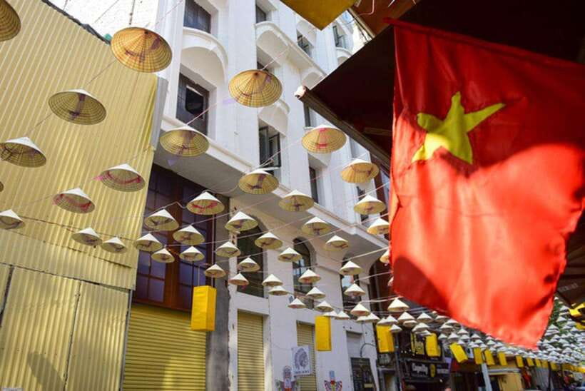 Full Day Tour: Incense Village, Hat-Making & Lacquer Art - Lacquer Art Experience