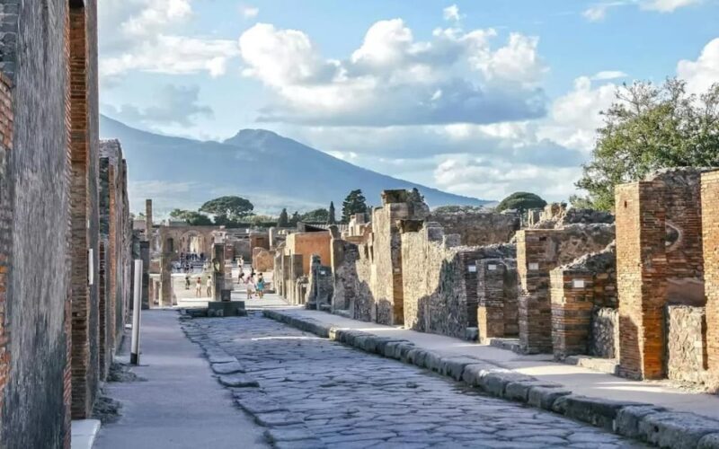 Full Day Tour: Pompeii and Vesuvio with Bus Transfer - An In-Depth Look at the Tour Experience