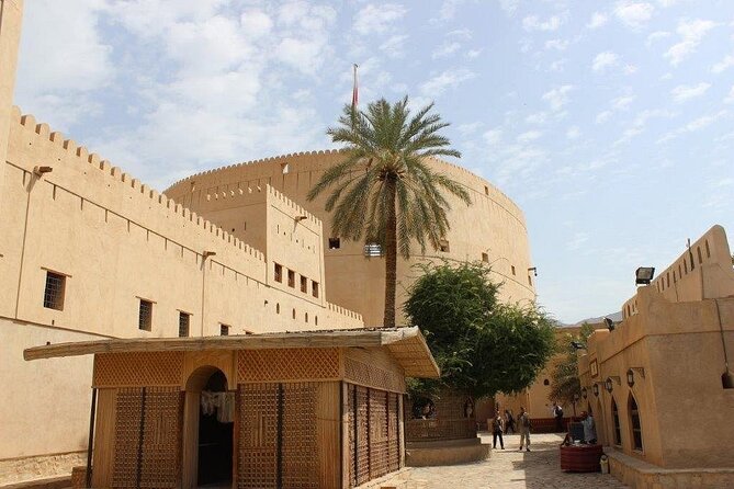 Full Day Tour to Nizwa Souq, Castle & Fort, Barakat Al Mouz - Transportation and Pickup Details