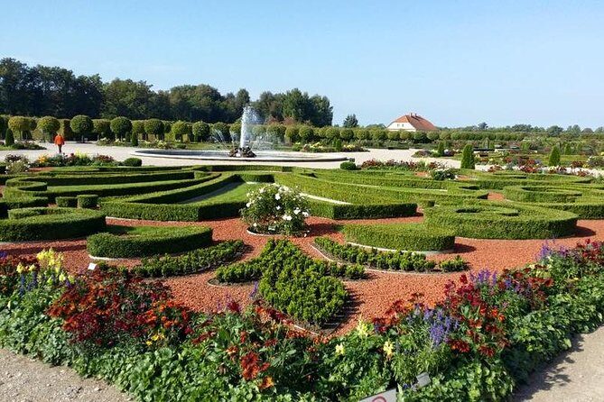 Full-Day Tour to the Hill of Crosses and Rundale Palace in Latvia from Vilnius - Key Points