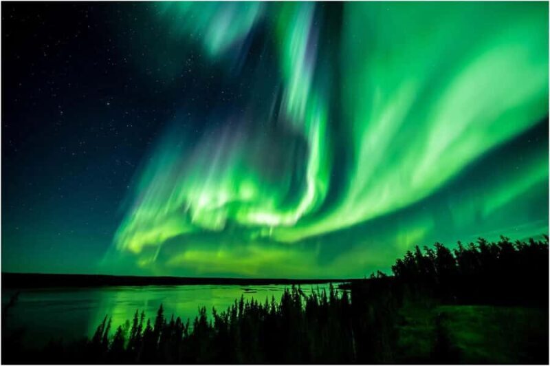 Full-Day Yellowknife Tour with Northern Lights/Aurora View - Key Points