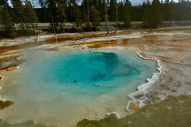 Full Day Yellowstone "The Volcano" Lower Loop West Yellowstone - Provided Equipment and Amenities