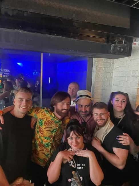 Fun pub Crawl with 1 hour open bar and 3 VIP clubs - Key Points