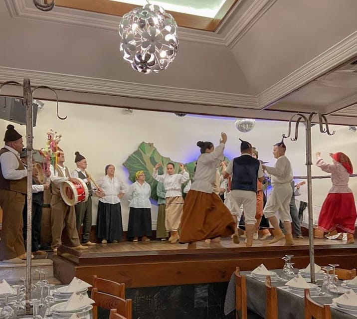 Funchal: Amazing Dinner with Folklore - Key Points