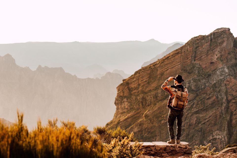 Funchal/Caniço: Sunrise Pico Do Arieiro & PR1 Hike Transfer - Frequently Asked Questions