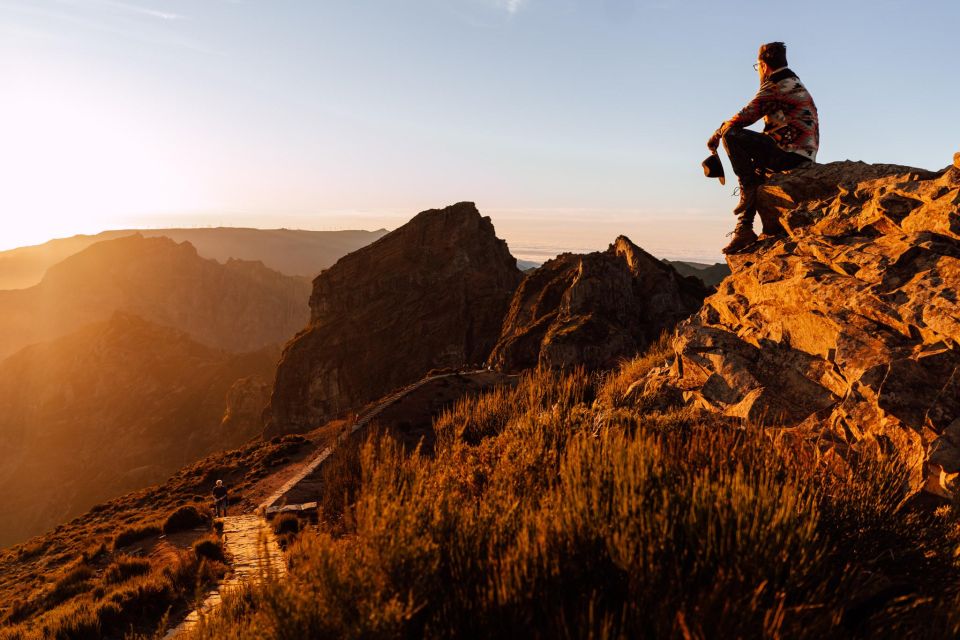 Funchal: Sunset at Pico Do Arieiro & Full PR1 Hike Transfer - Scenic Highlights
