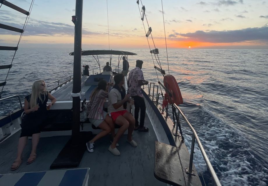 Funchal: Sunset Tour on Traditional Madeiran Boat W/ Drinks - Highlights of the Experience