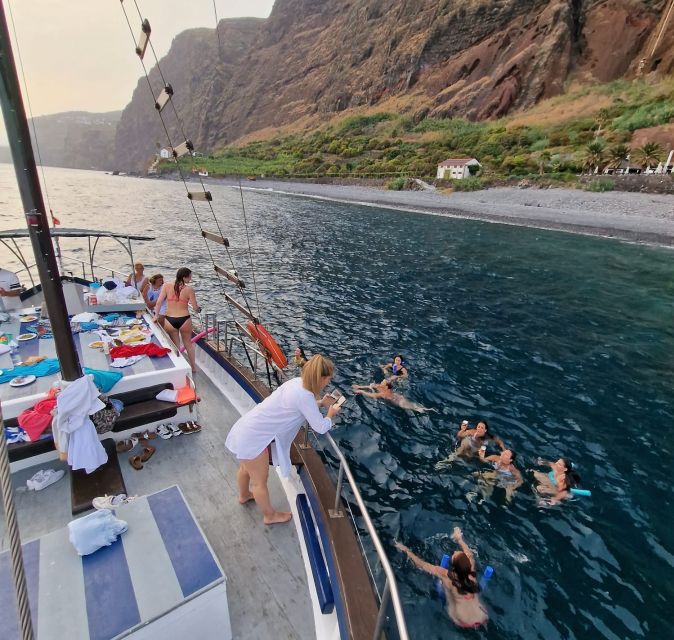 Funchal: Sunset Tour on Traditional Madeiran Boat W/ Drinks - Frequently Asked Questions
