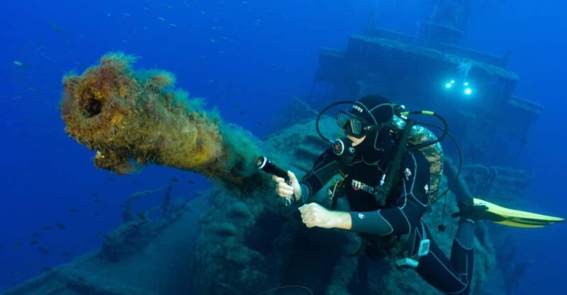 Funchal: Wreck dive F488 Frigate - certified divers - Key Points