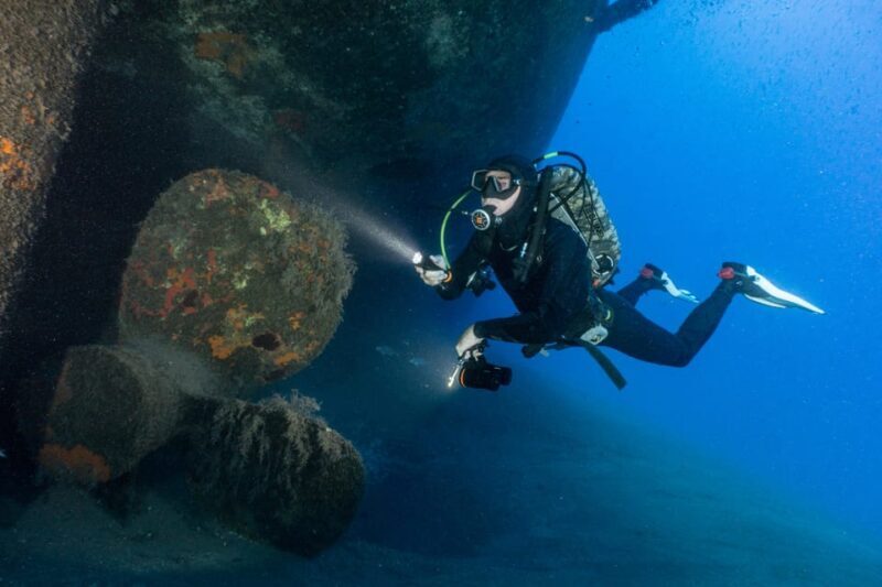 Funchal: Wreck dive F488 Frigate - certified divers - The Sum Up